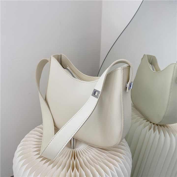 MESSANGER CROSS BODY BAG WHITE