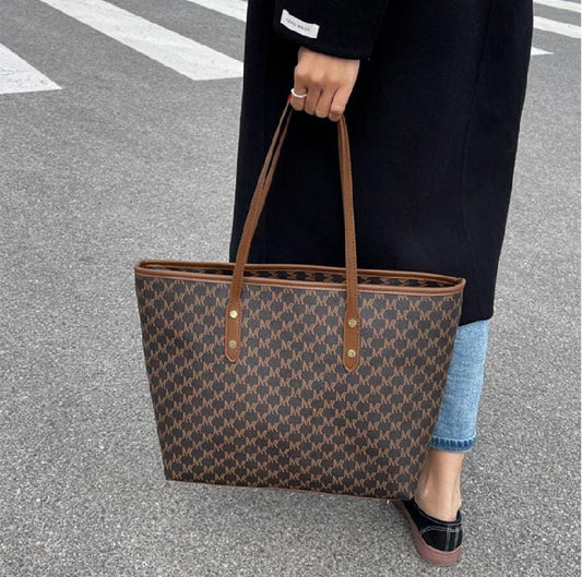 BERRY TOTE BAG BROWN